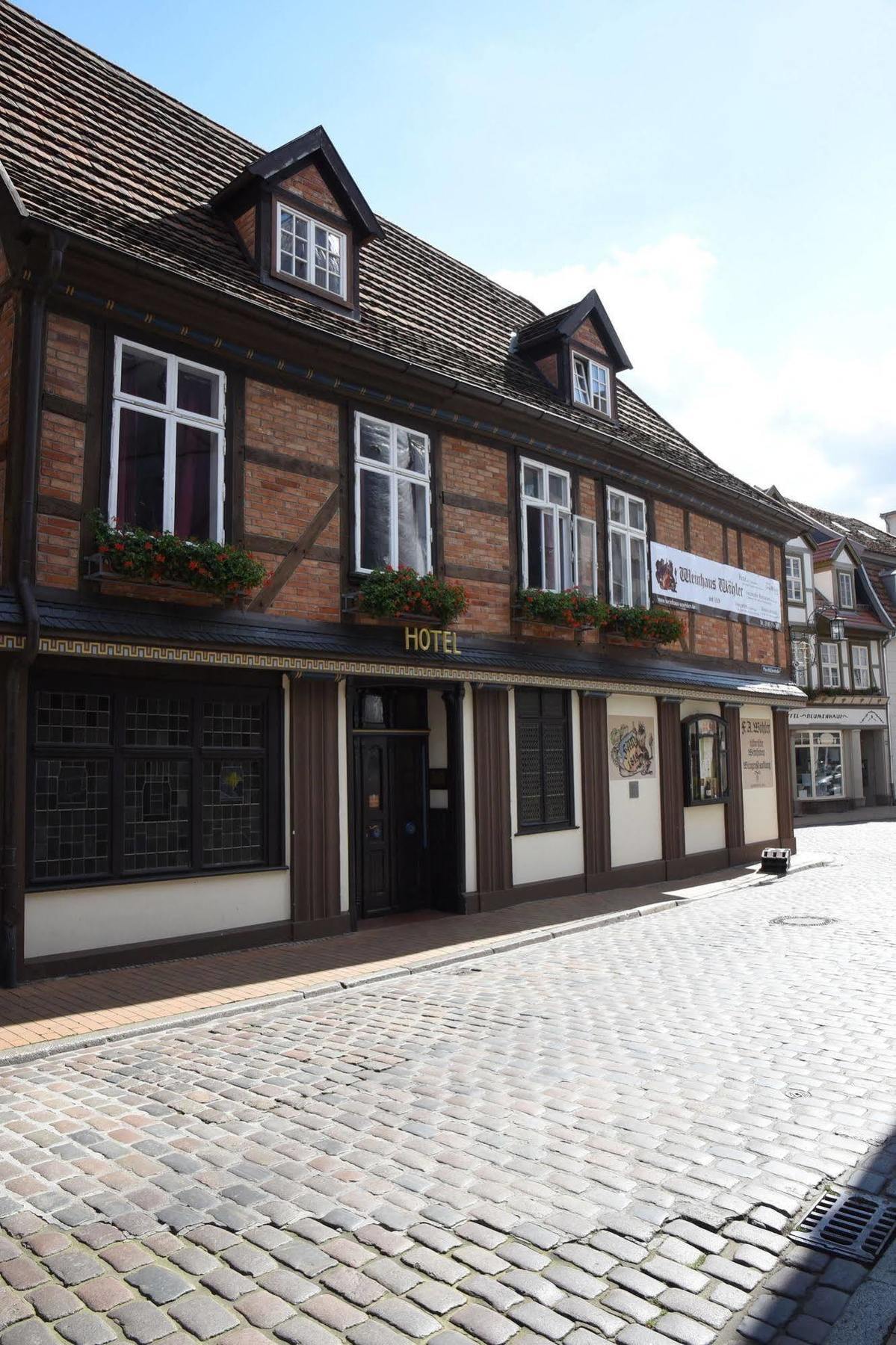 Hotel Weinhaus Woehler 3*